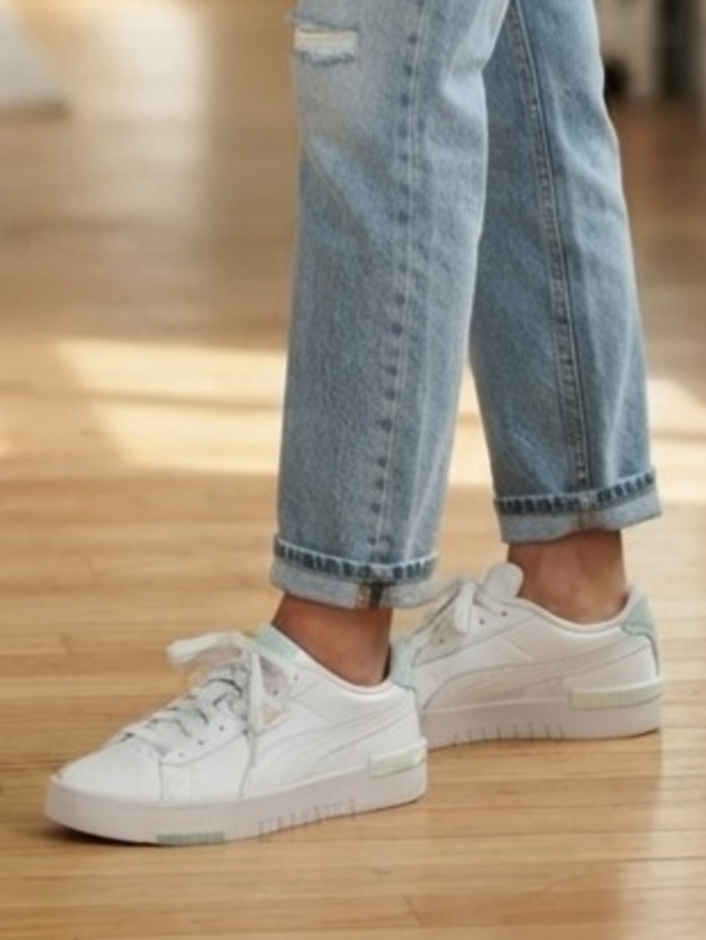 Puma White Low-Top Sneakers with Blue Accent Size 8